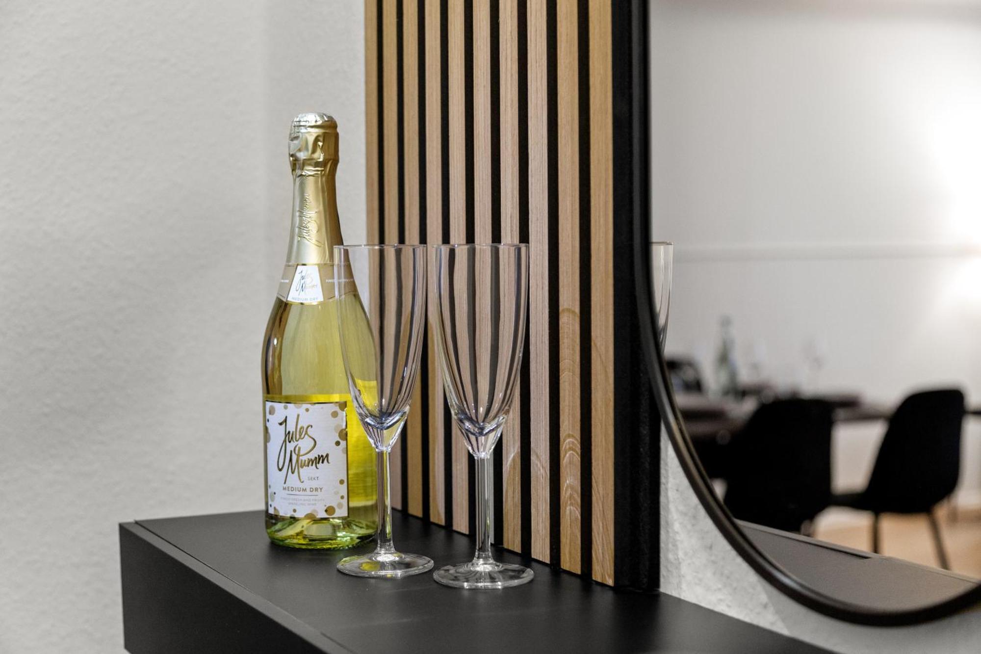 Vinful: Premium-Apartment Mit Balkon Und Parkplatz 鲁尔河畔米尔海姆 外观 照片