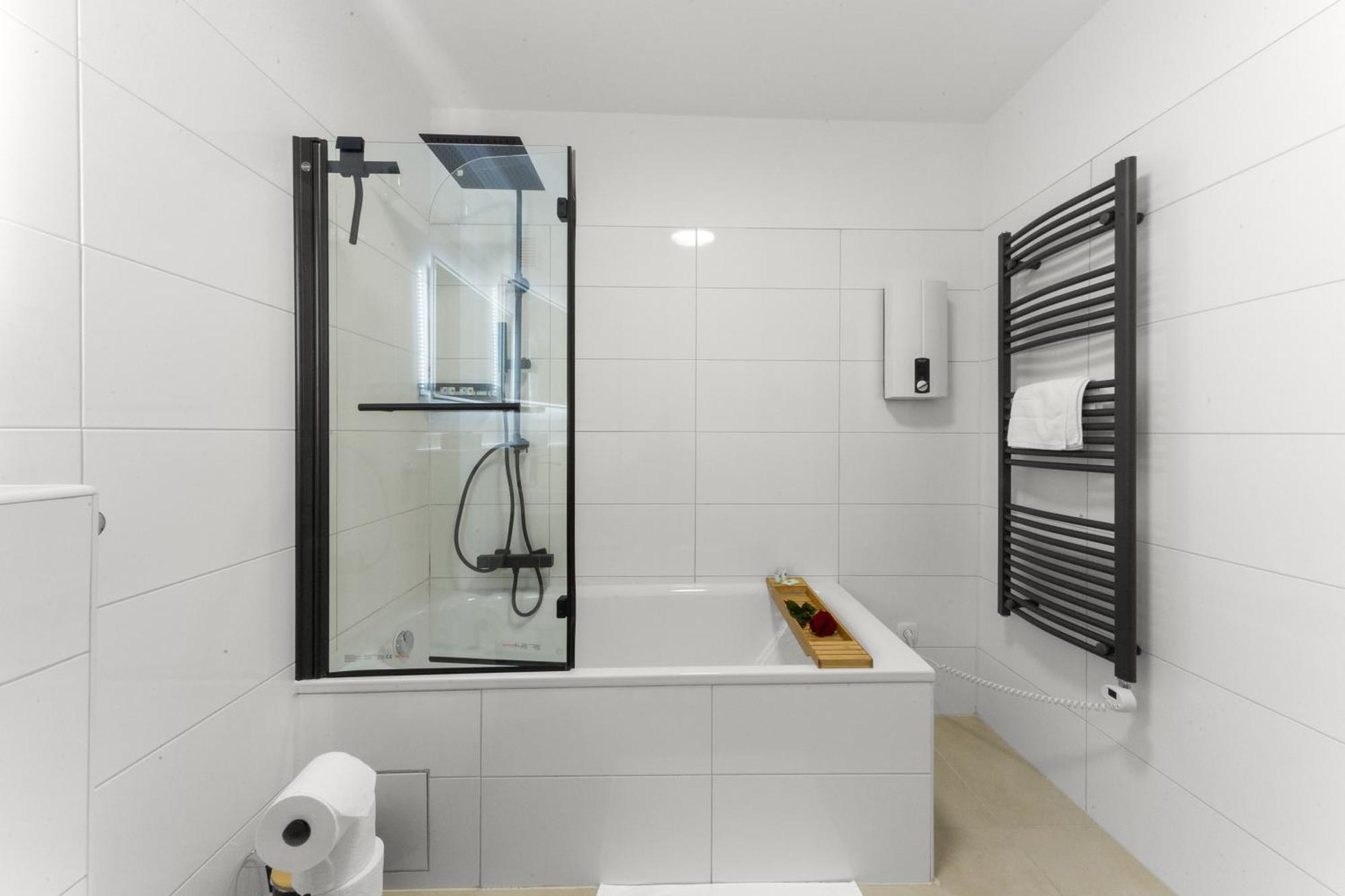 Vinful: Premium-Apartment Mit Balkon Und Parkplatz 鲁尔河畔米尔海姆 外观 照片